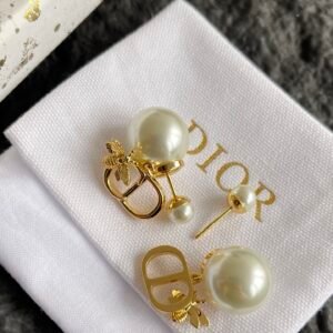 Alternative view of Dior Earrings Pearl Gold
