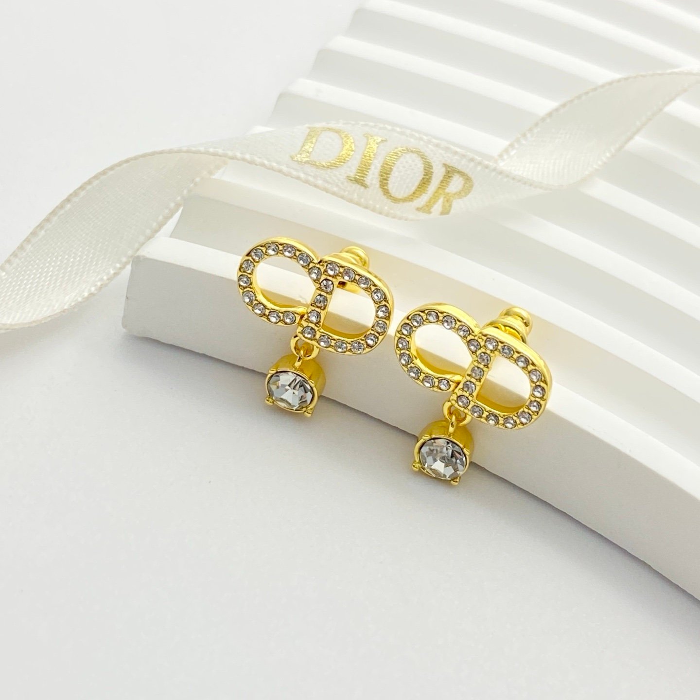 Dior Earrings in Crystal Gold - Afbeelding 4