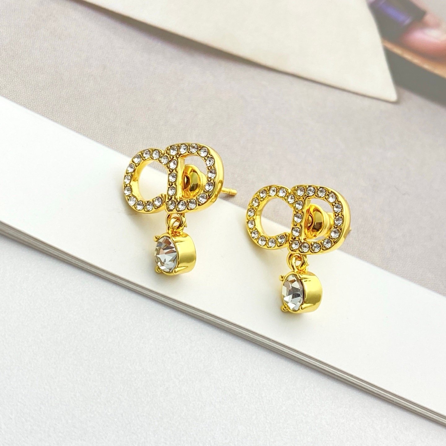 Dior Earrings in Crystal Gold - Afbeelding 5