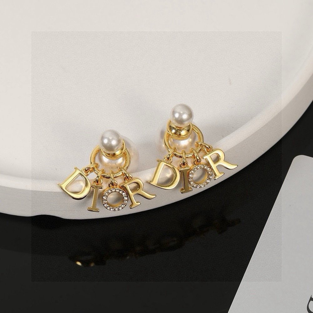 Dior Pearl Earrings in Gold