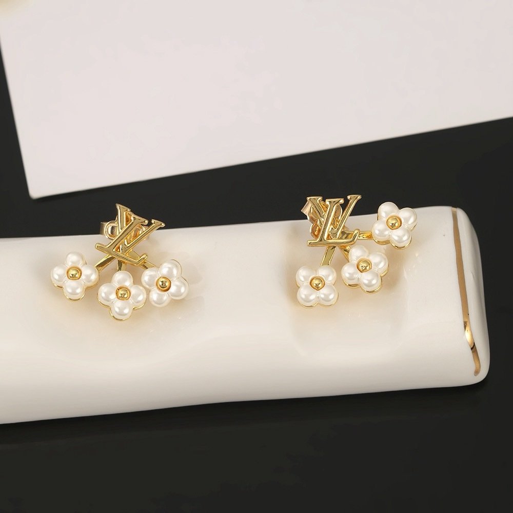 Louis Vuitton Flower Pearl Earrings in Gold