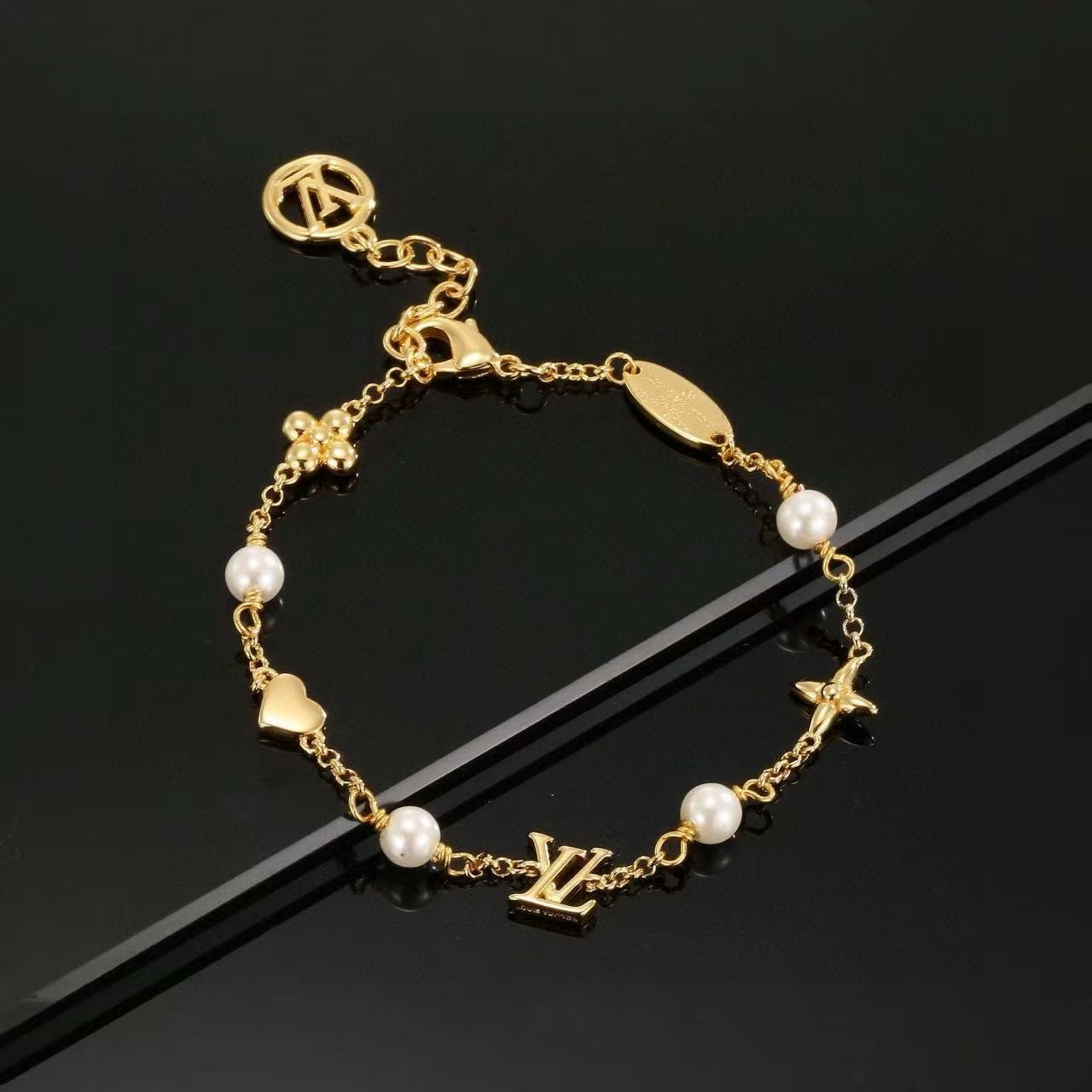 Louis Vuitton Bracelet in Gold - Afbeelding 4
