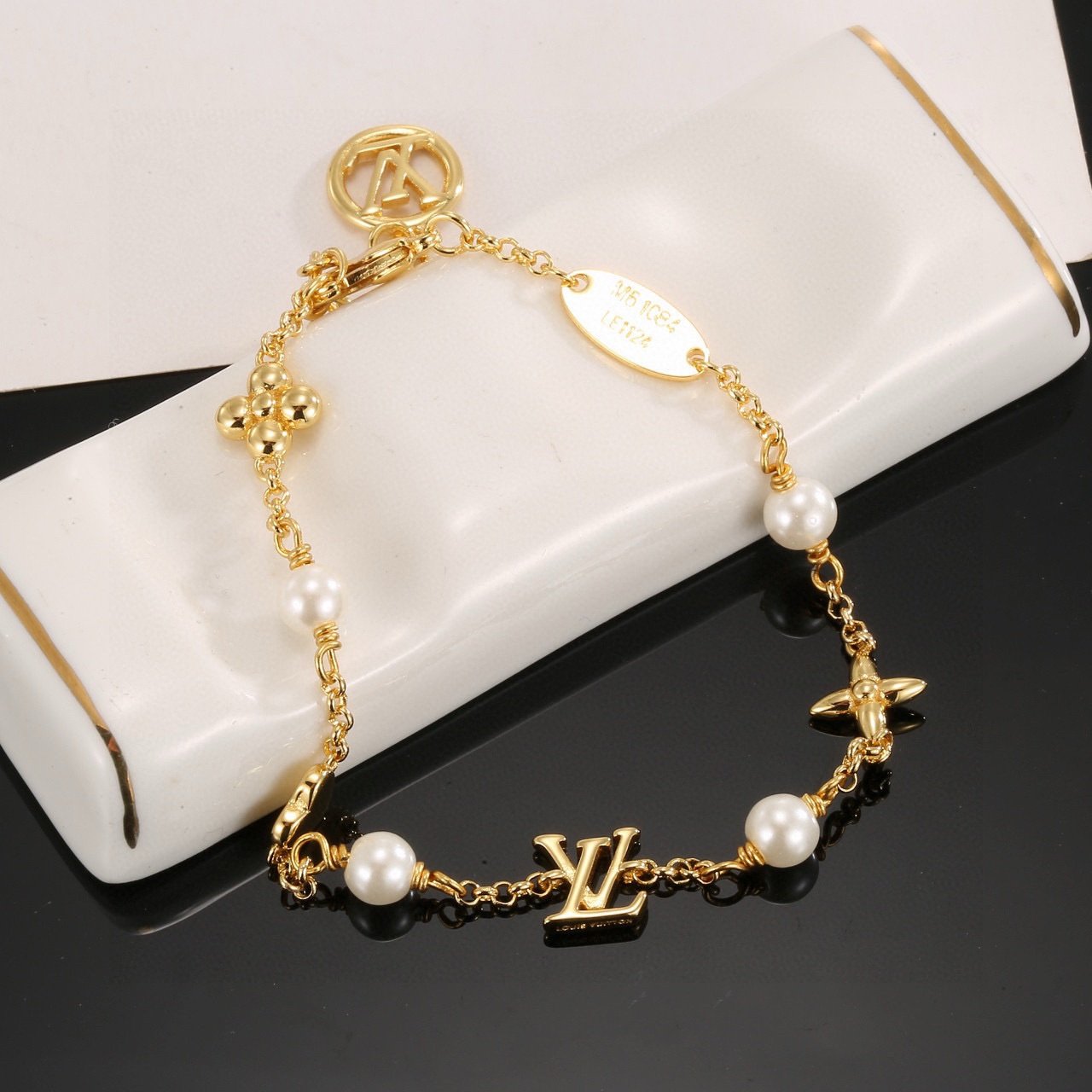 Louis Vuitton Bracelet in Gold - Afbeelding 5