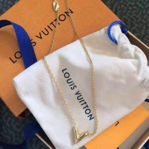 Louis Vuitton Necklace in Gold