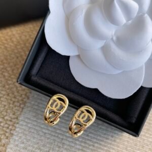 Chanel Earrings in Gold