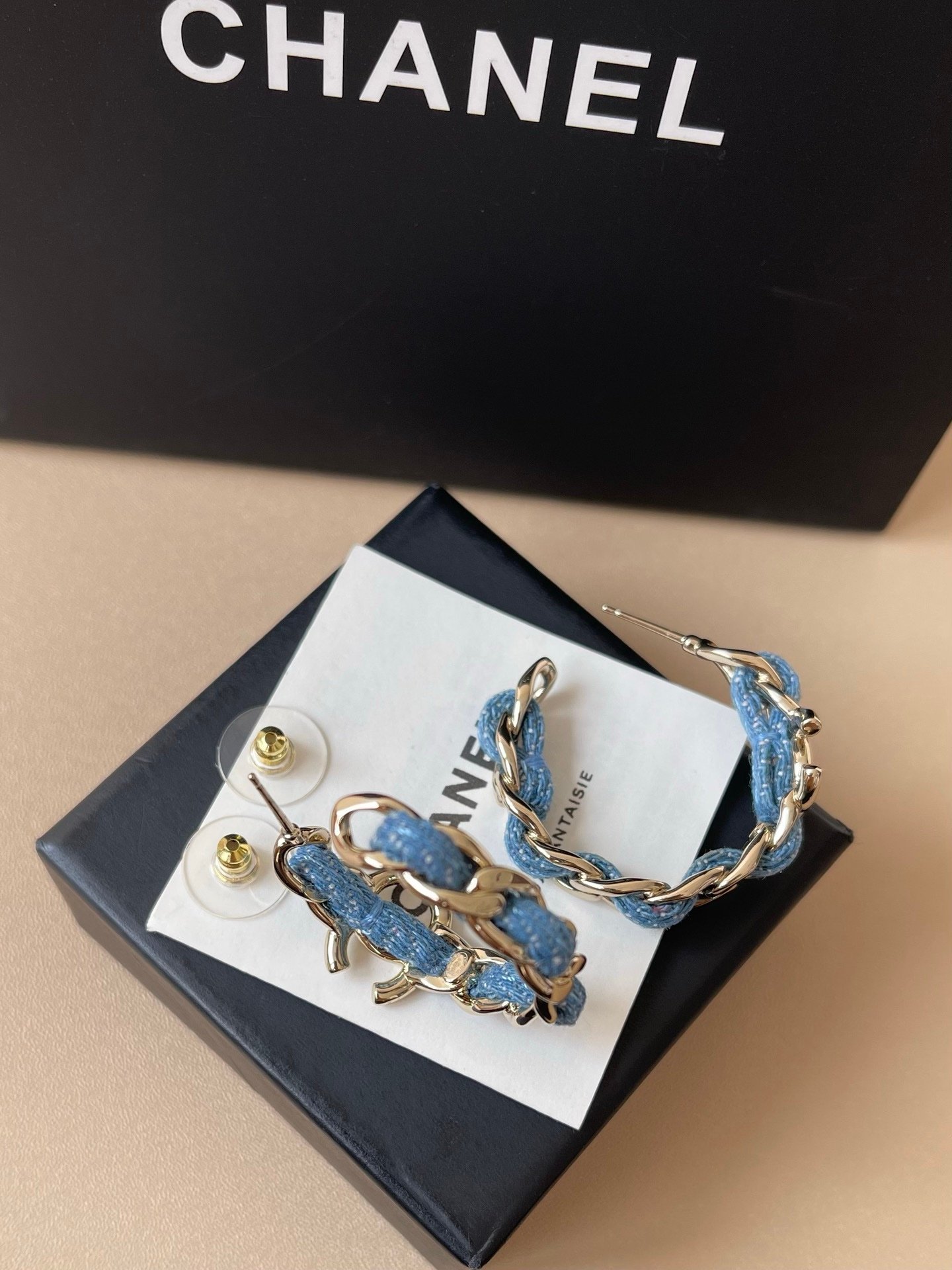 Chanel Hoop Earrings in Denim Blue - Afbeelding 2