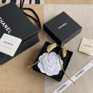 Alternative view of Chanel Pendant Earrings in Gold