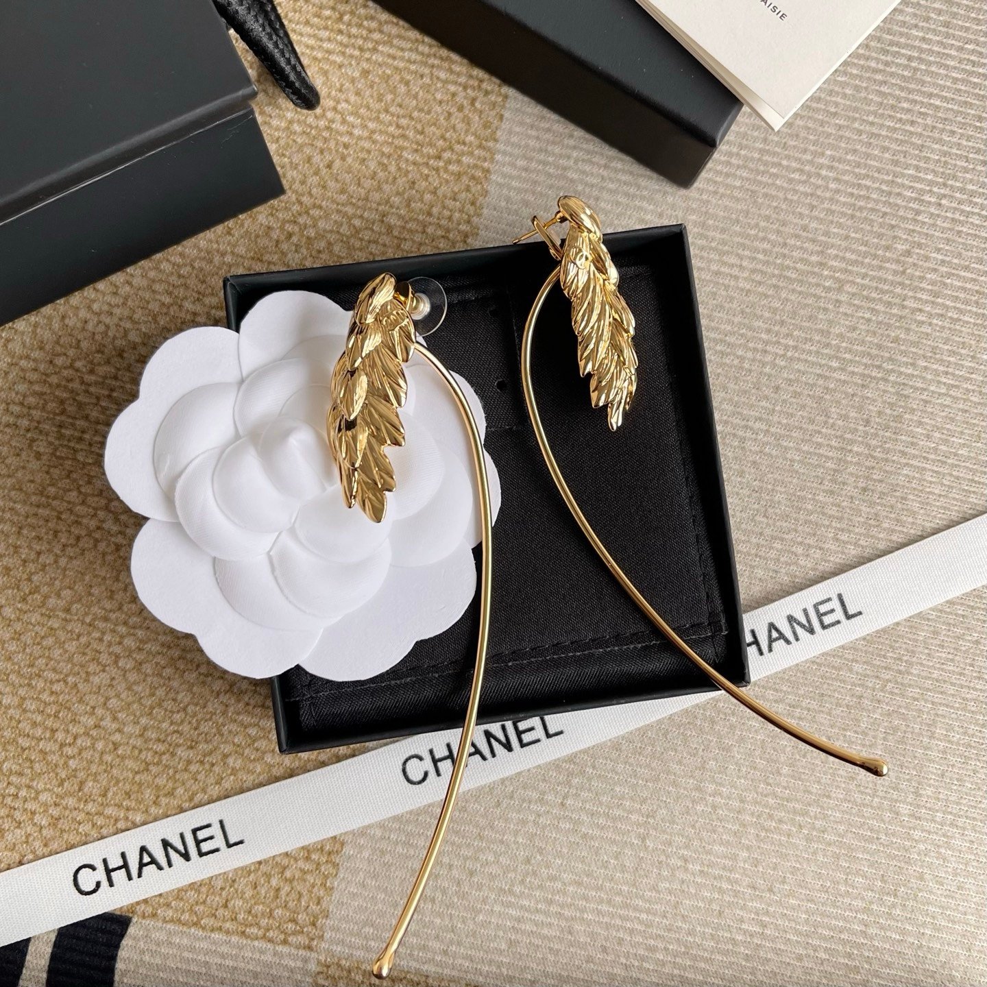 Chanel Pendant Earrings in Gold - Afbeelding 4