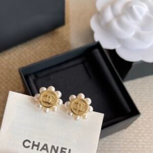 Chanel Earrings Pearl Gold
