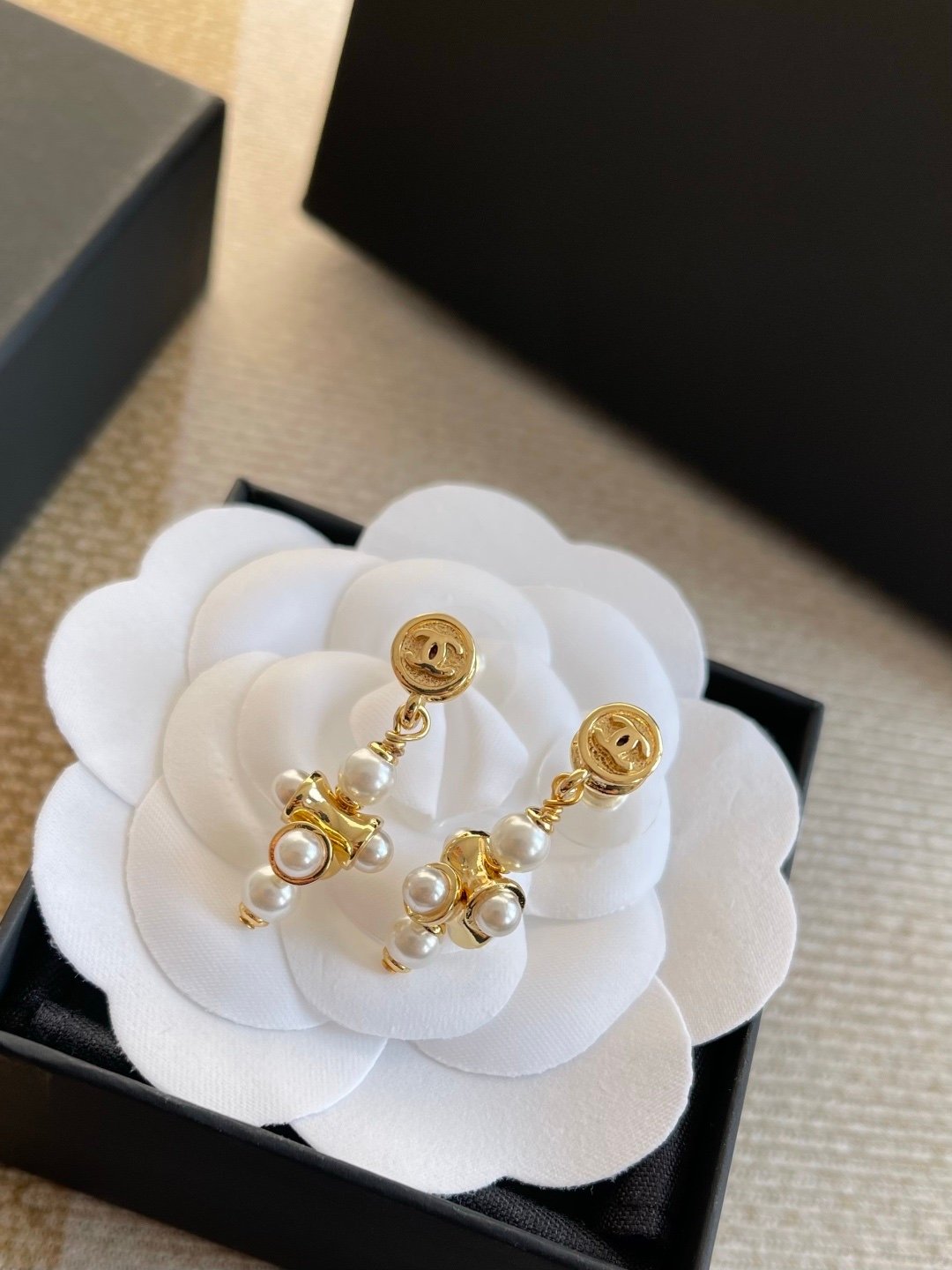 Chanel Earrings Pearl Gold - Afbeelding 2