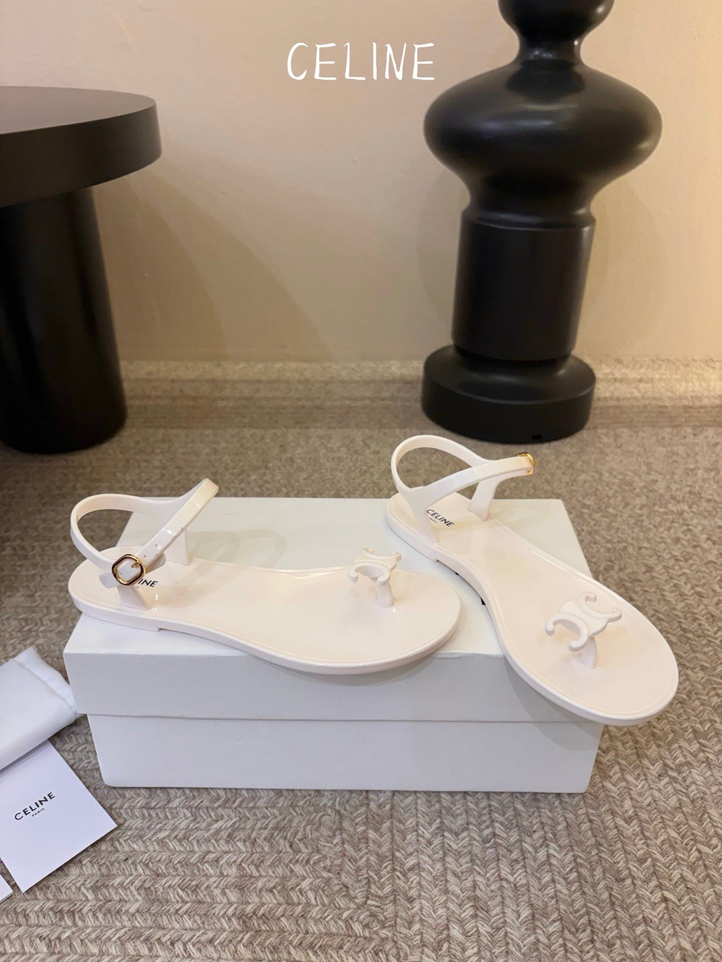 Celine Sandals in White - Afbeelding 4