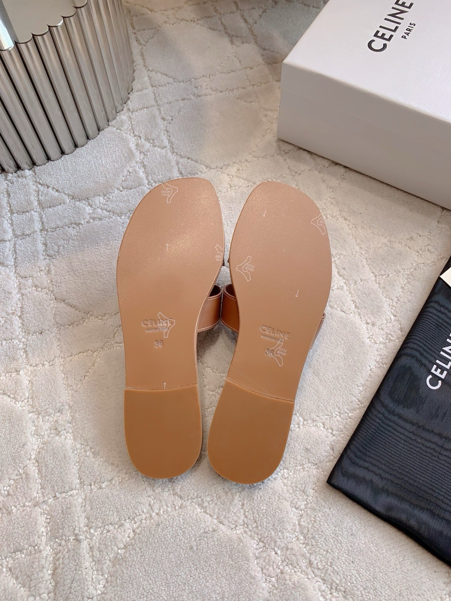 Celine Marina Slide Sandals in Brown - Afbeelding 6