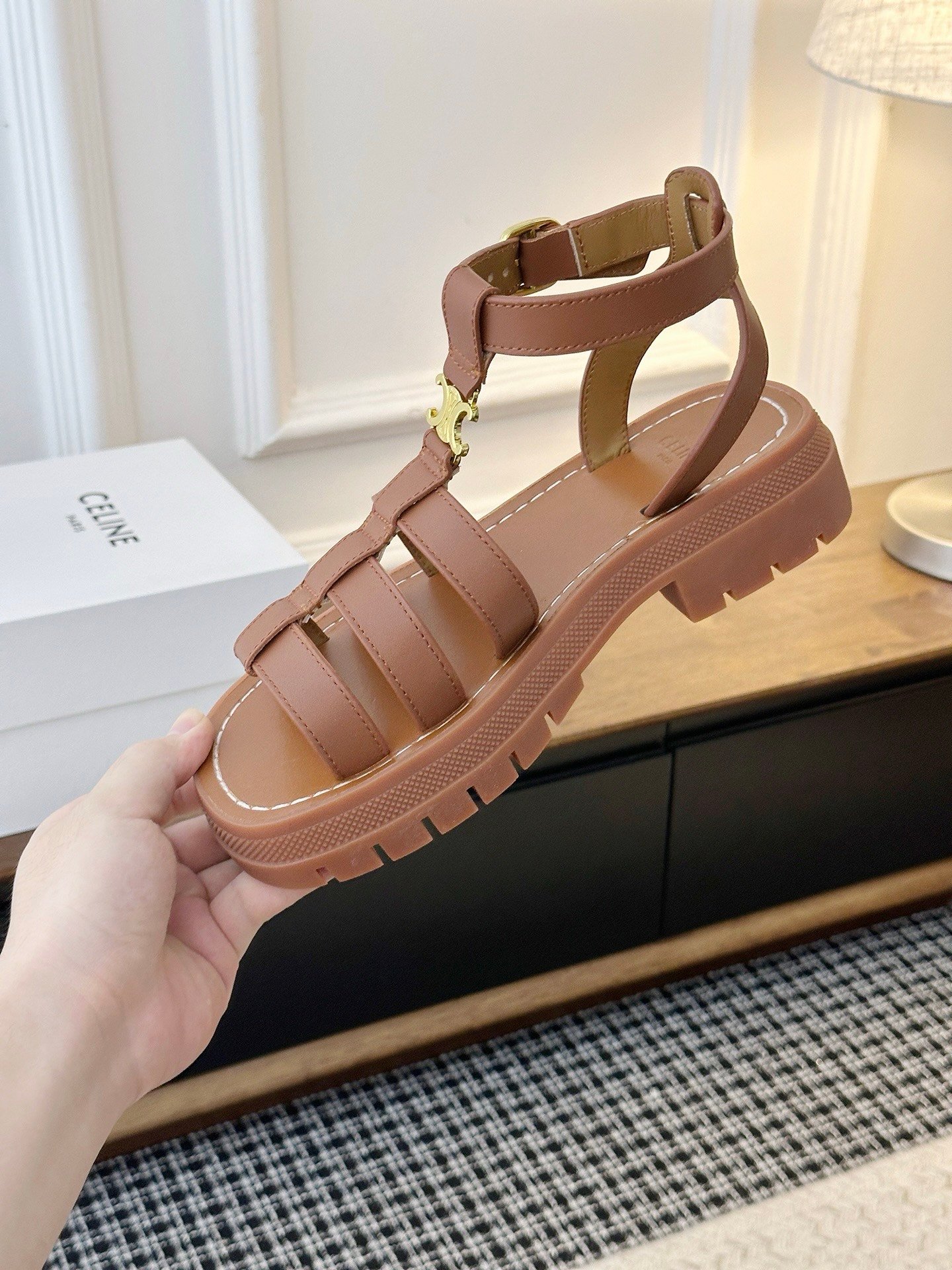 Celine Clea Triomphe Gladiator Sandals in Brown - Afbeelding 3