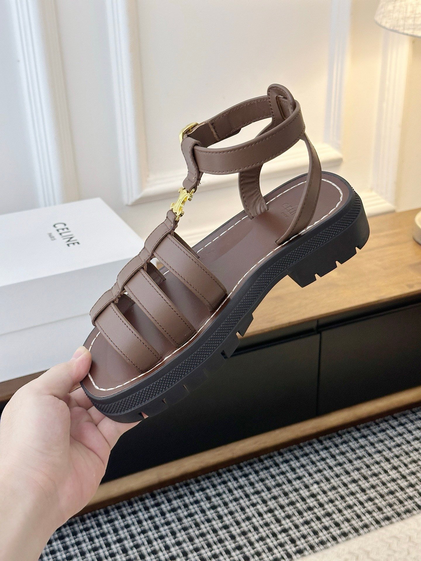 Celine Clea Triomphe Gladiator Sandals in Dark Brown - Afbeelding 3