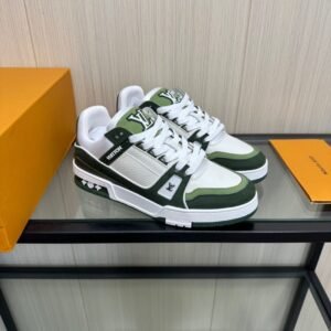Alternative view of Louis Vuitton Trainer Green Suede