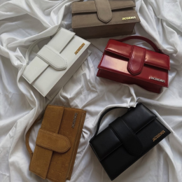 Jacquemus Tassen
