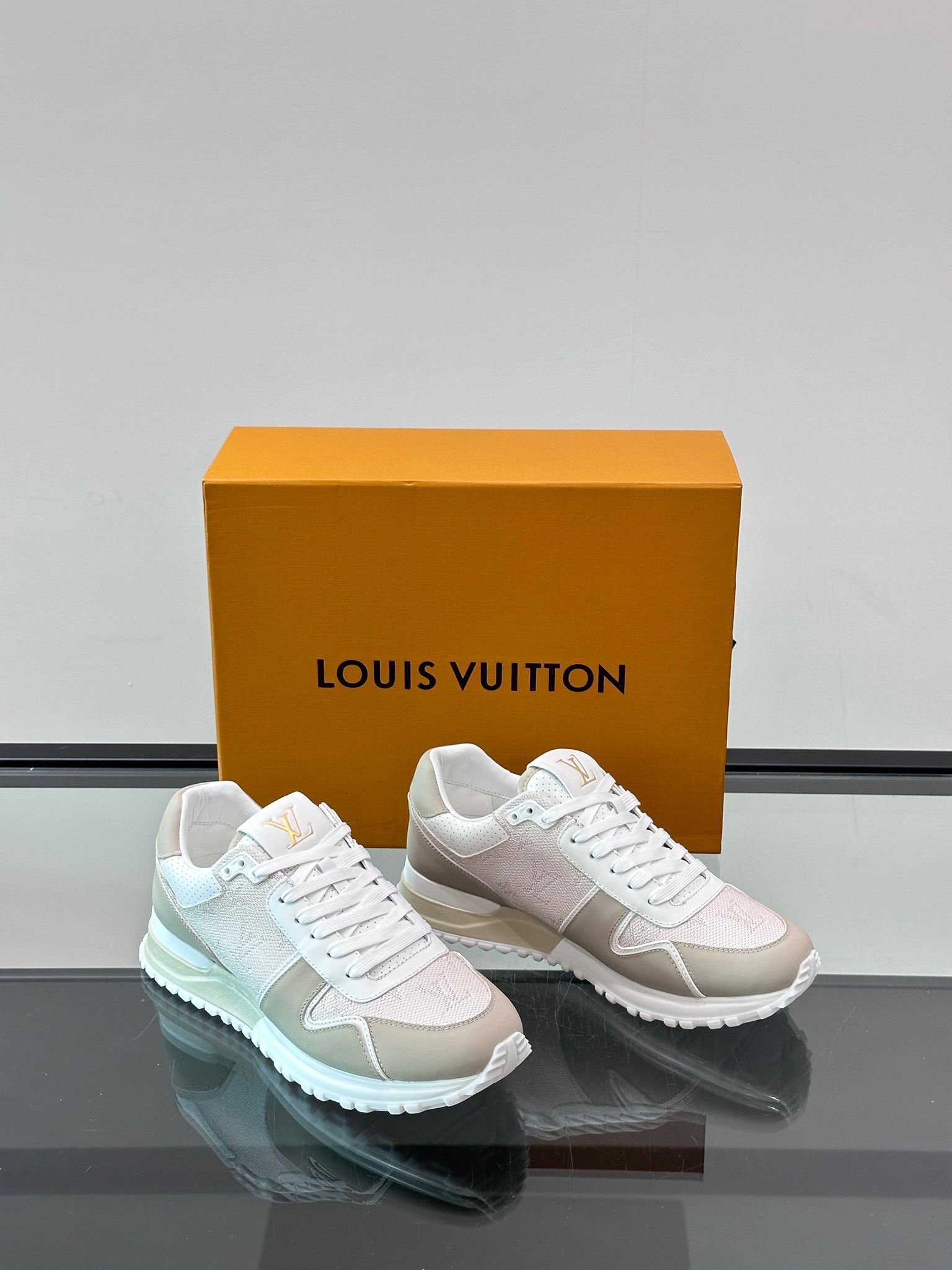 Louis Vuitton Run Away Beige - Afbeelding 6