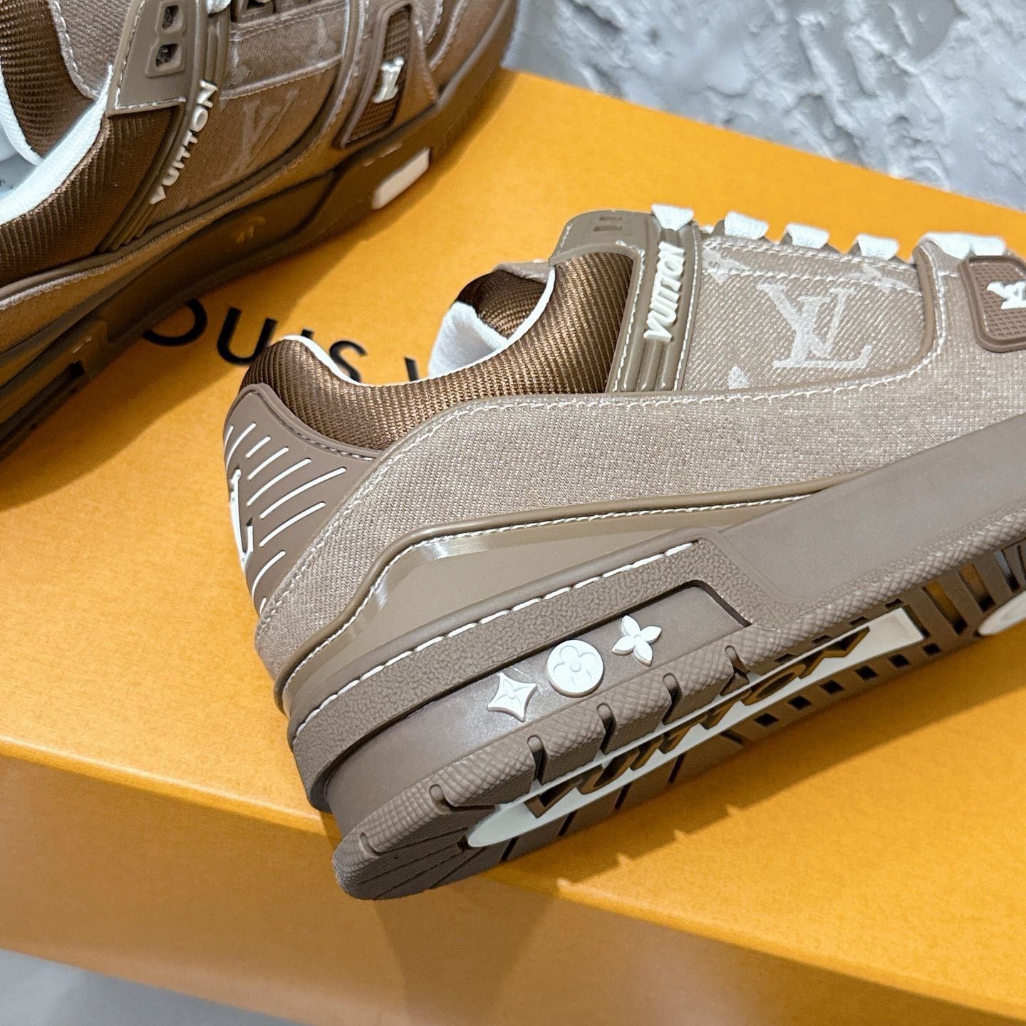 Louis Vuitton Trainer Beige/White Denim - Afbeelding 9