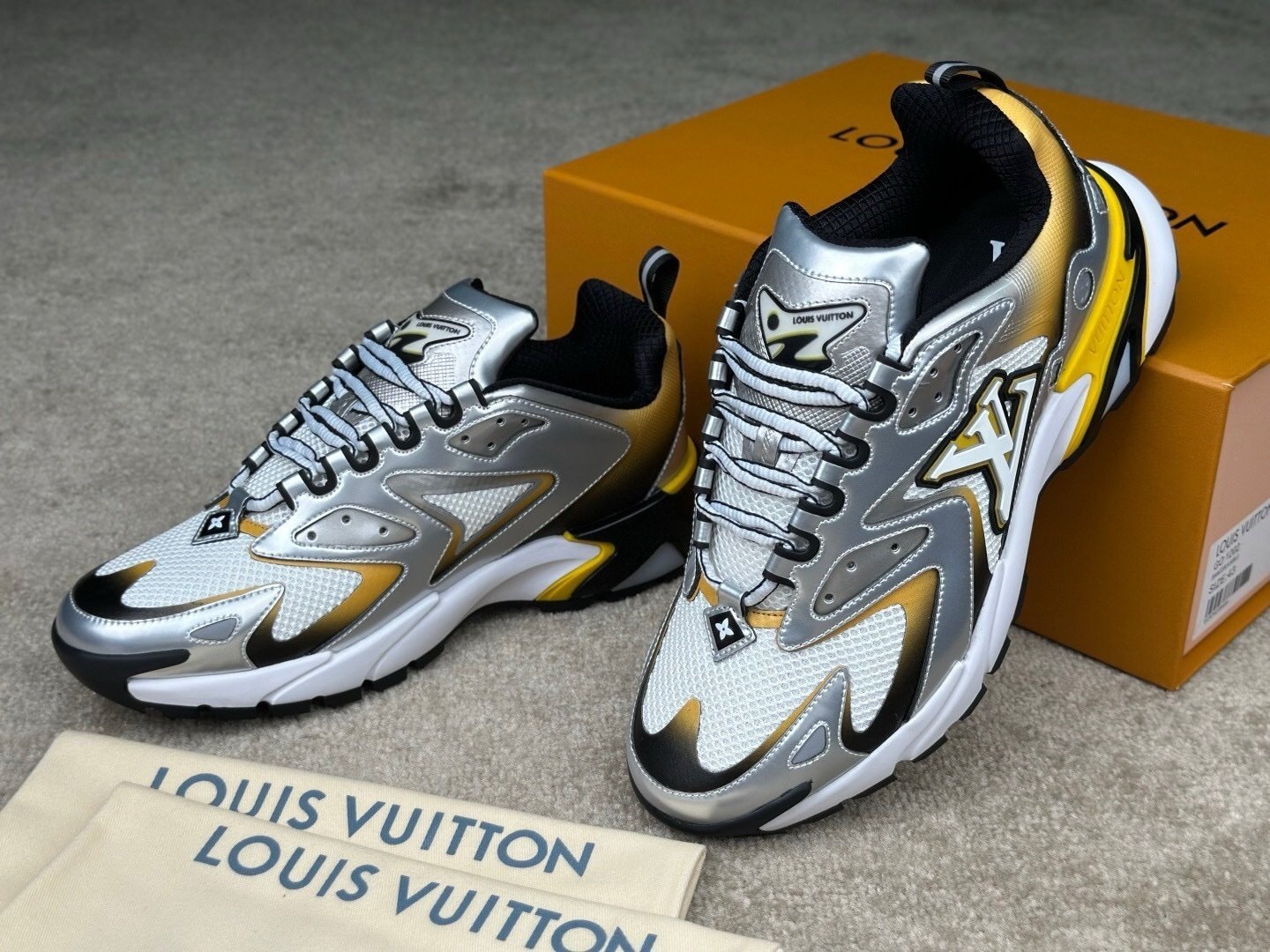 Louis Vuitton Runner Tatic Silver Yellow - Afbeelding 4
