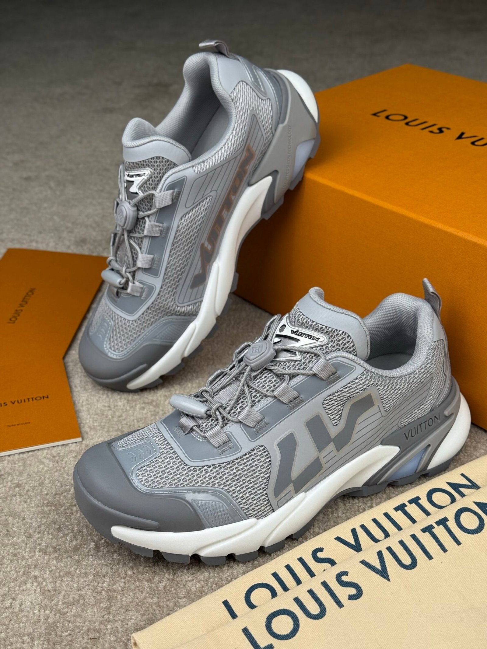 Louis Vuitton Runner Tatic 2.0 Grey - Afbeelding 2
