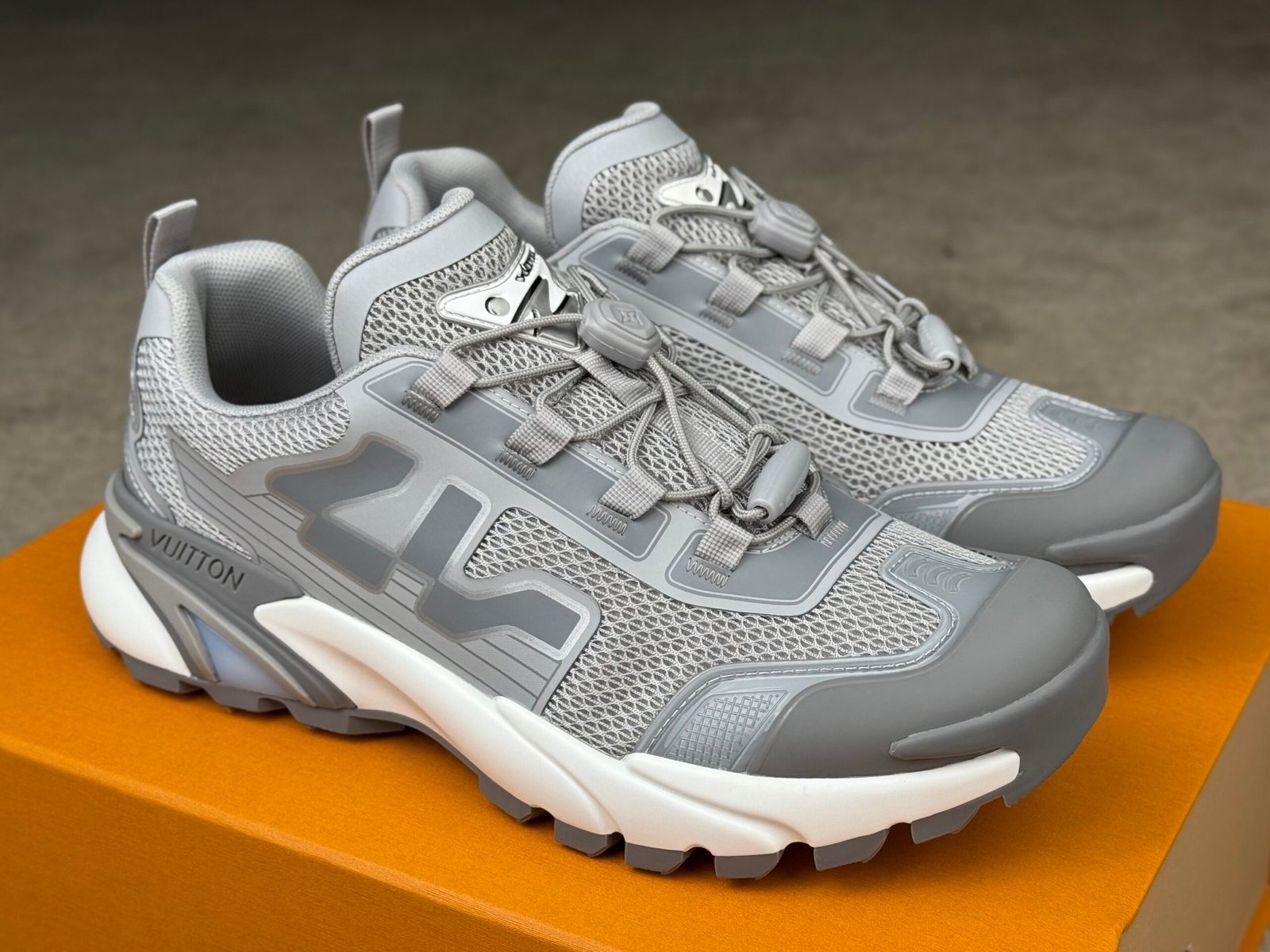 Louis Vuitton Runner Tatic 2.0 Grey - Afbeelding 3