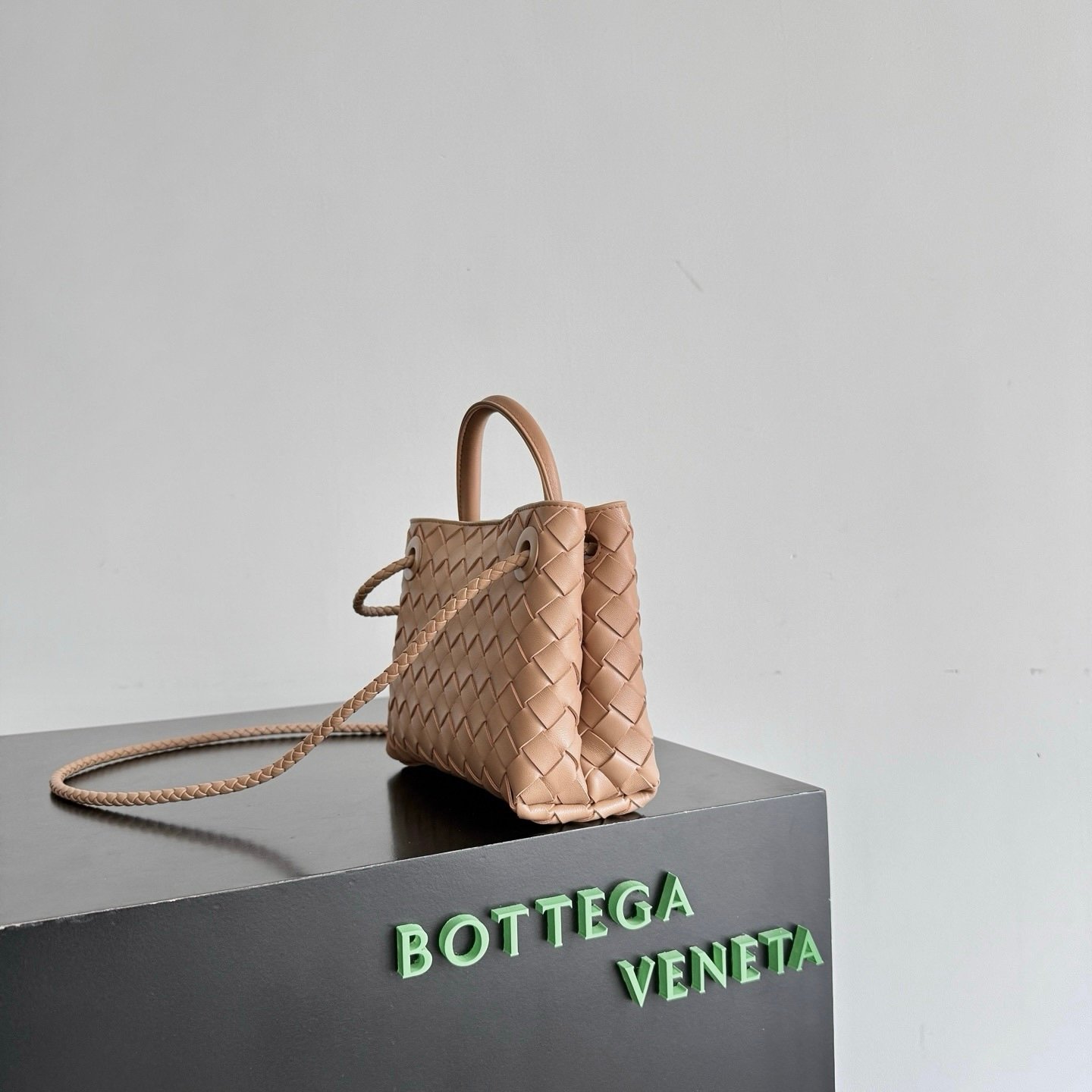 Bottega Veneta Mini Andiamo Dark Beige - Afbeelding 2