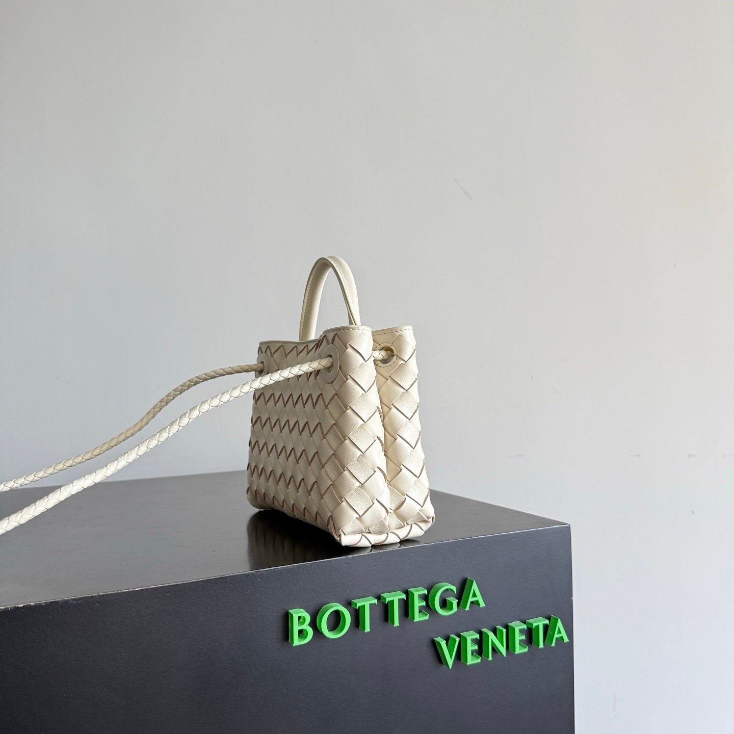 Bottega Veneta Mini Andiamo Cream White - Afbeelding 2
