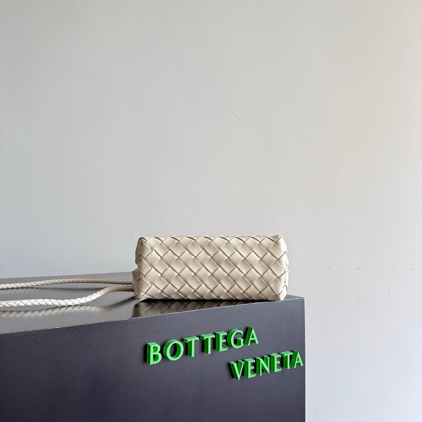 Bottega Veneta Mini Andiamo Cream White - Afbeelding 4