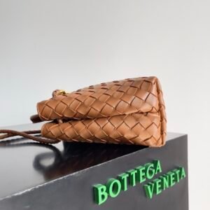 Alternative view of Bottega Veneta Small Andiamo Camel Brown