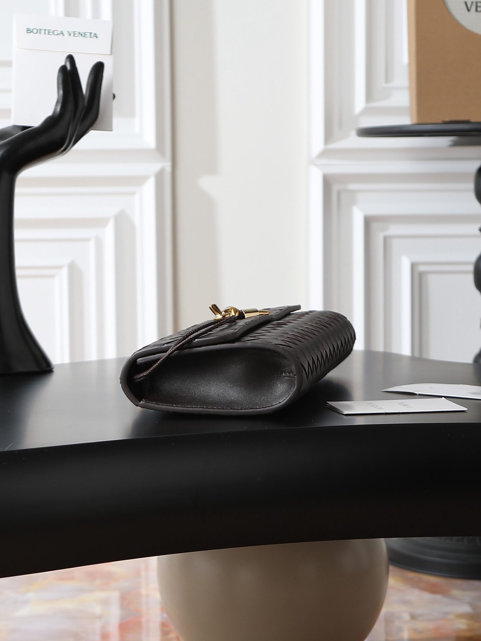 Bottega Veneta Andiamo Clutch Dark Brown - Afbeelding 4
