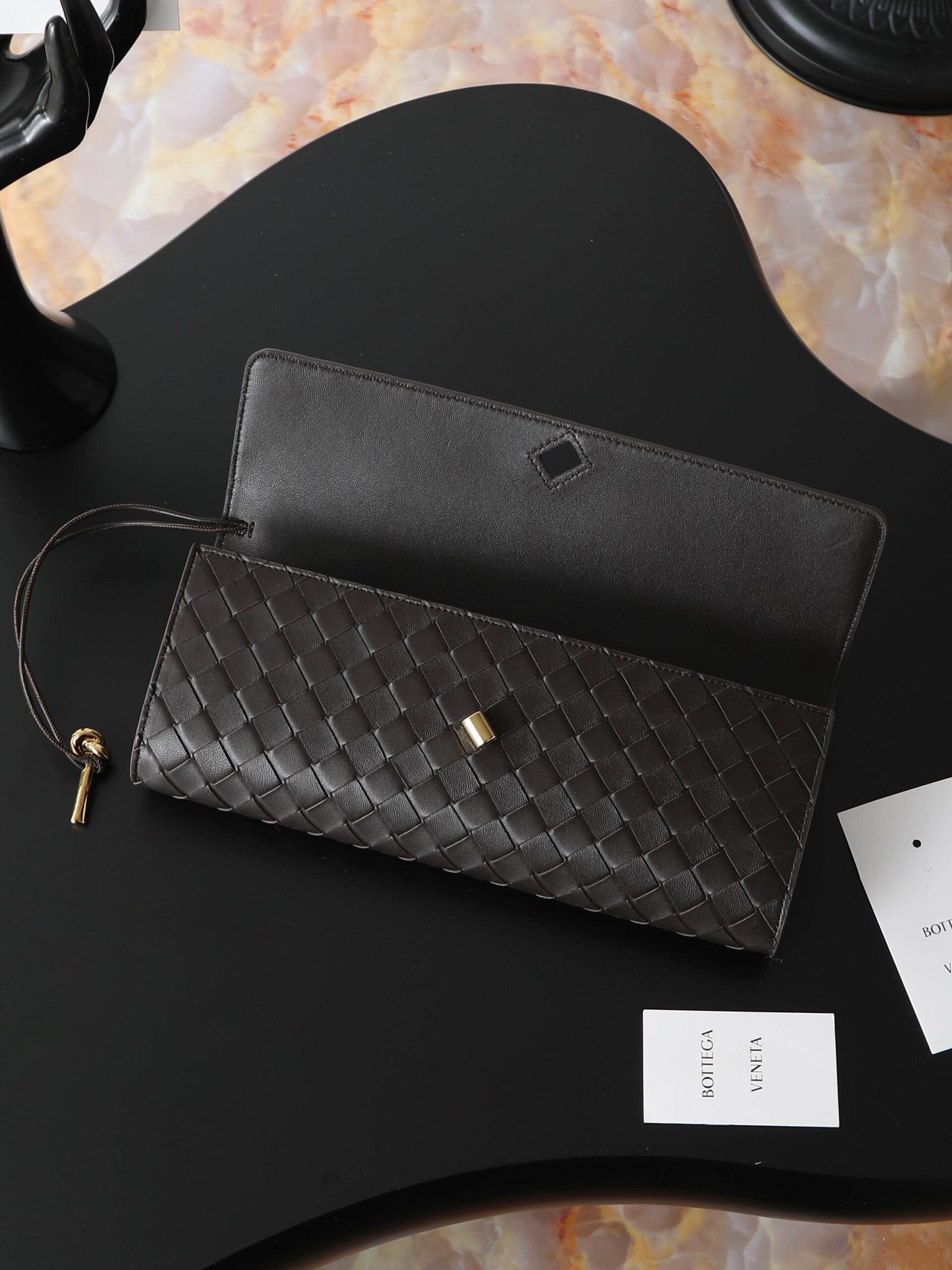 Bottega Veneta Andiamo Clutch Dark Brown - Afbeelding 6