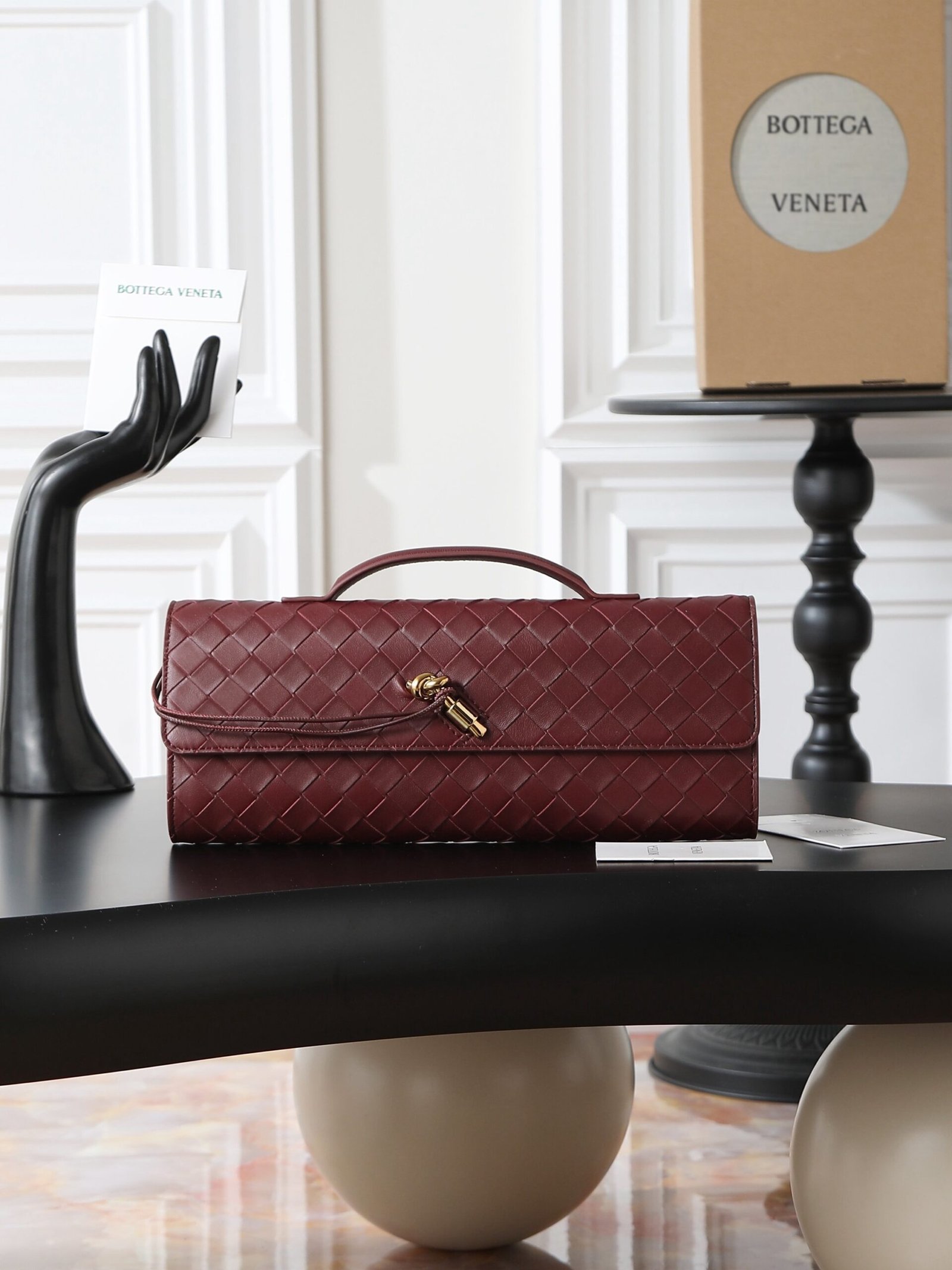 Bottega Veneta Andiamo Clutch Red