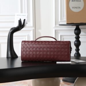 Alternative view of Bottega Veneta Andiamo Clutch Red