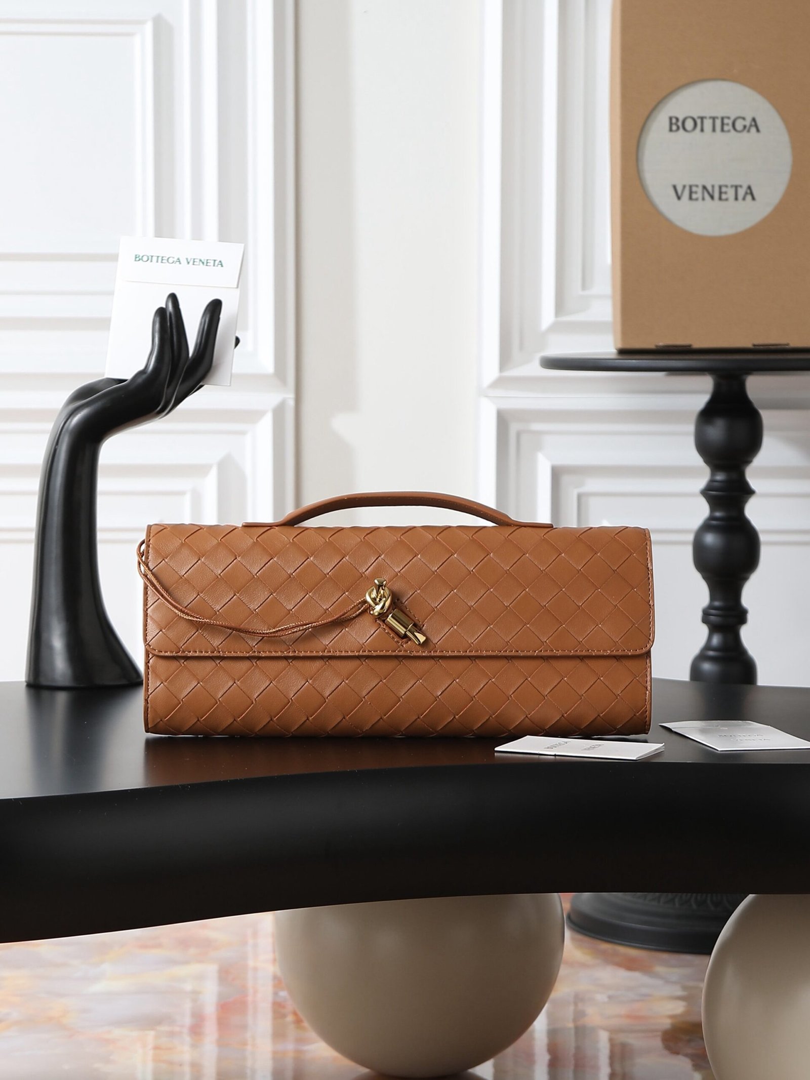 Bottega Veneta Andiamo Clutch Camel Brown