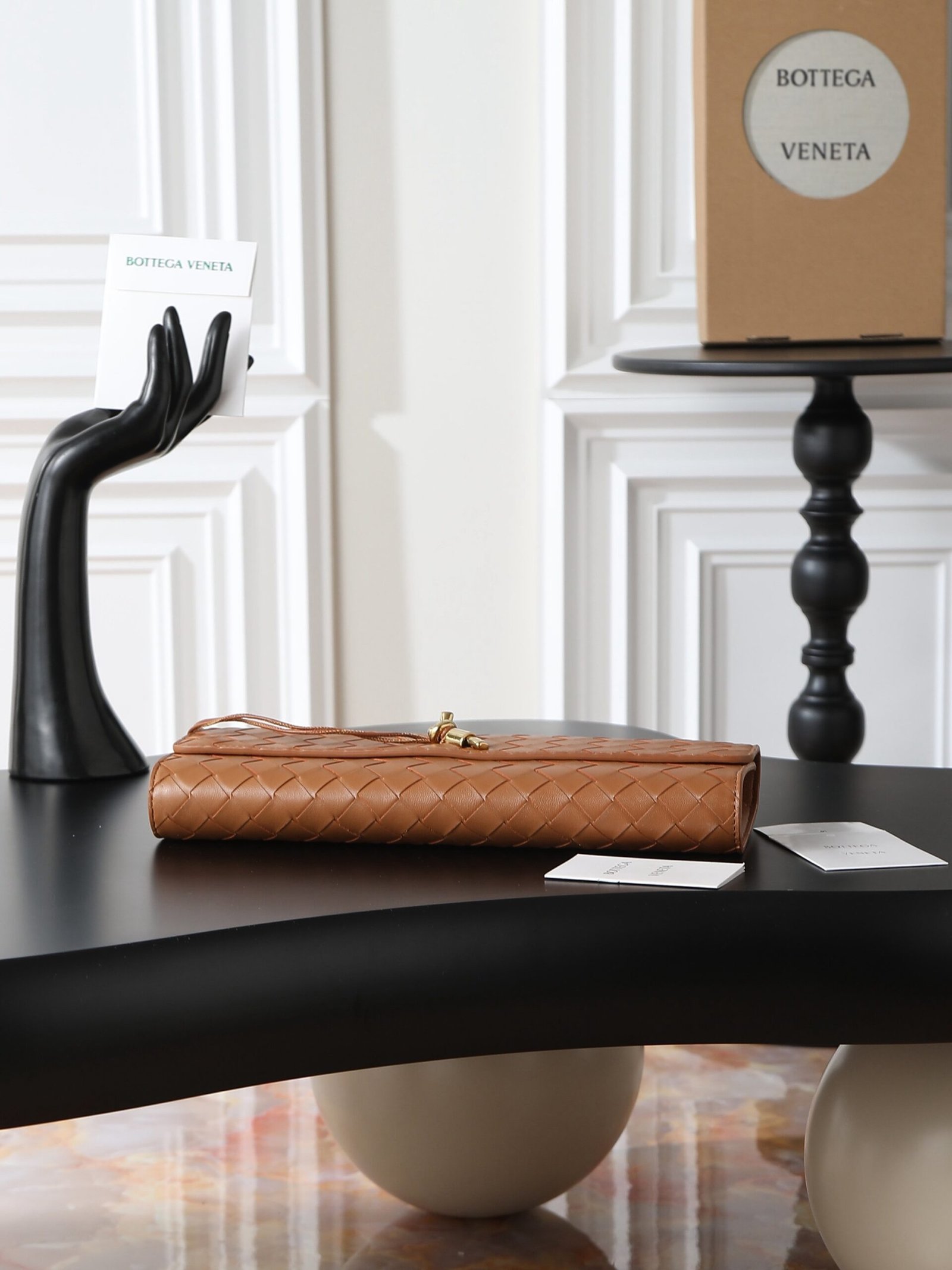 Bottega Veneta Andiamo Clutch Camel Brown - Afbeelding 3