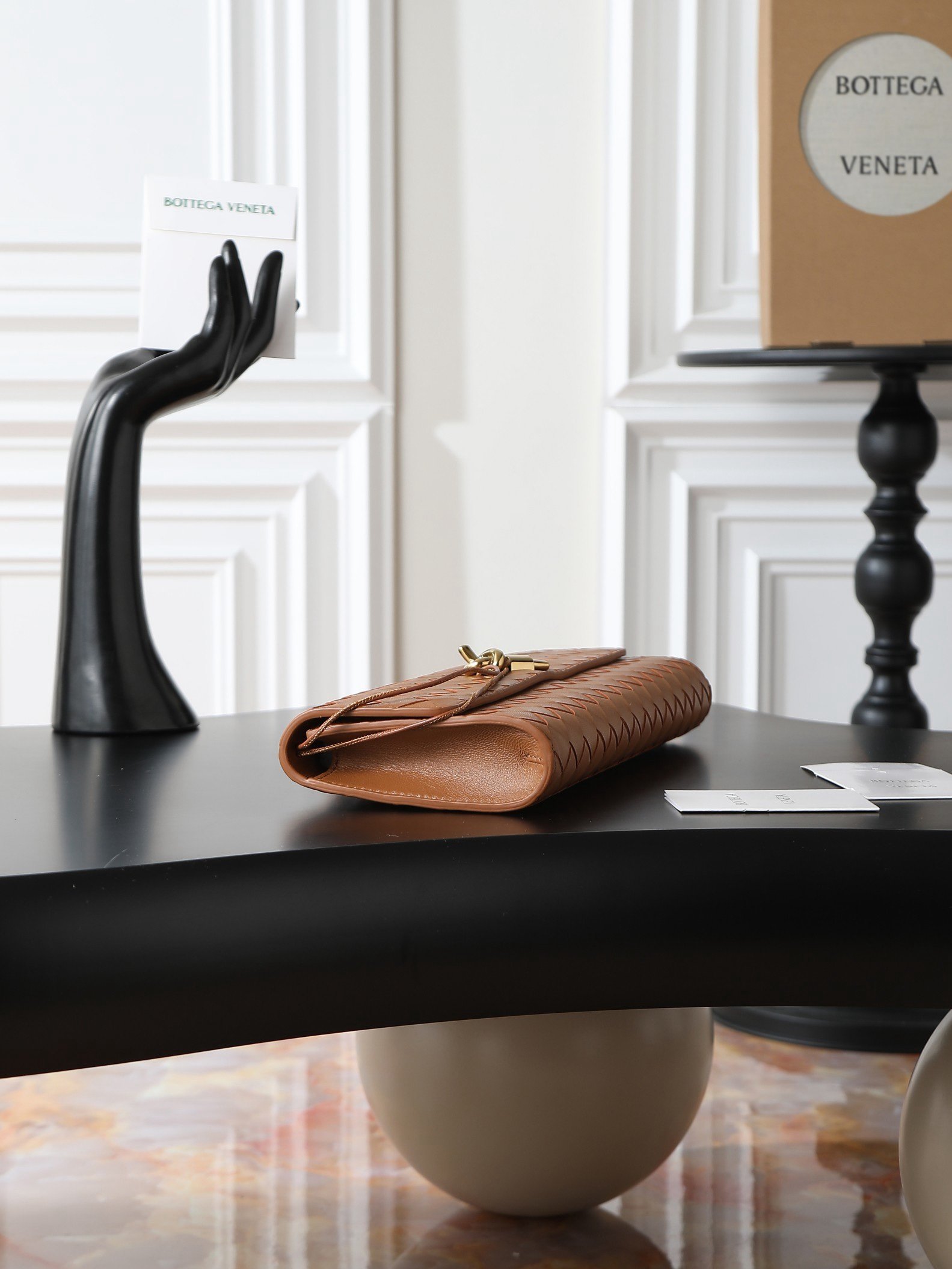 Bottega Veneta Andiamo Clutch Camel Brown - Afbeelding 4