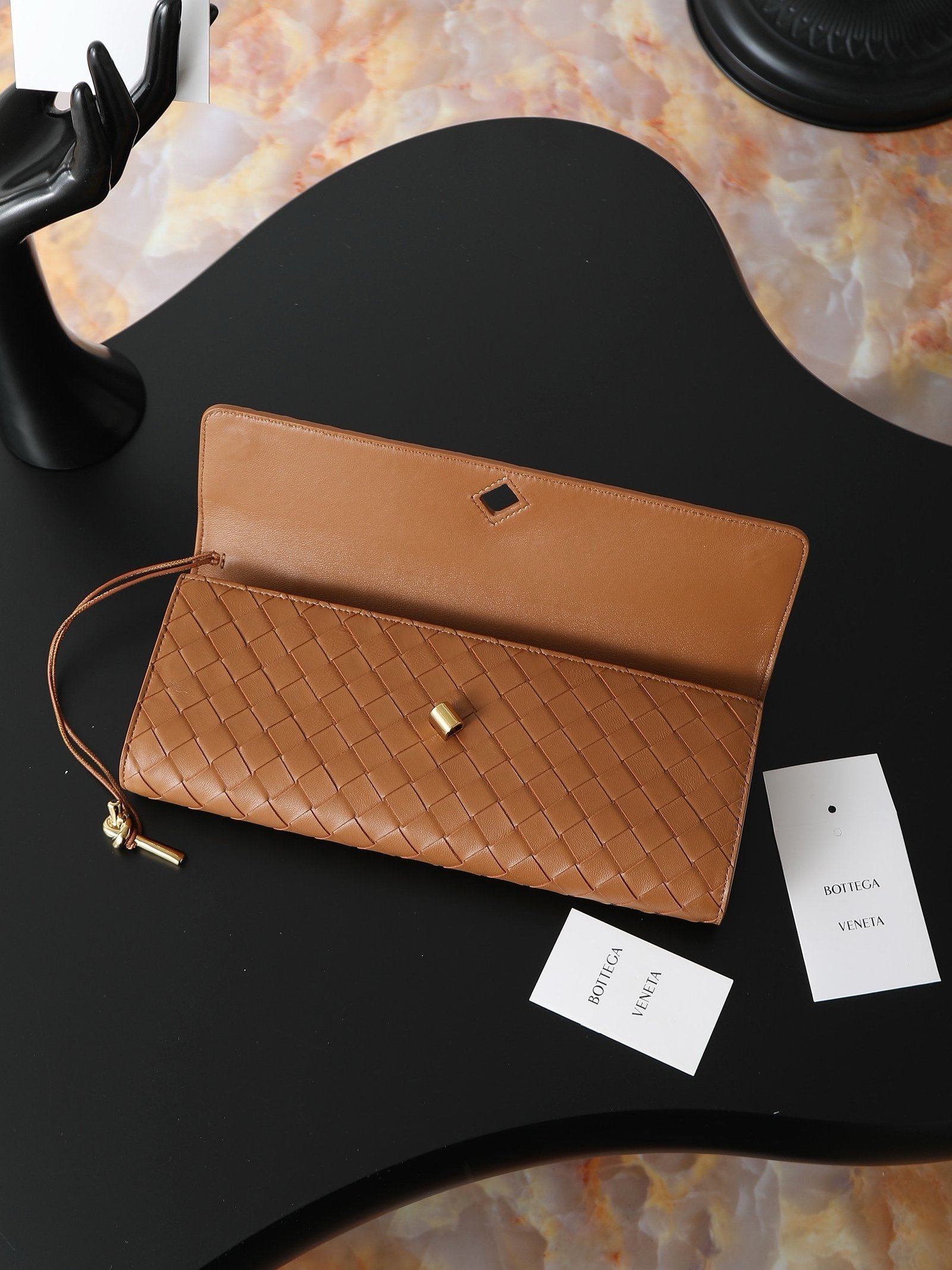 Bottega Veneta Andiamo Clutch Camel Brown - Afbeelding 5