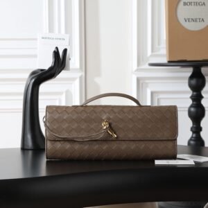 Bottega Veneta Andiamo Clutch Taupe