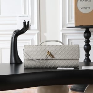 Bottega Veneta Andiamo Clutch Grey