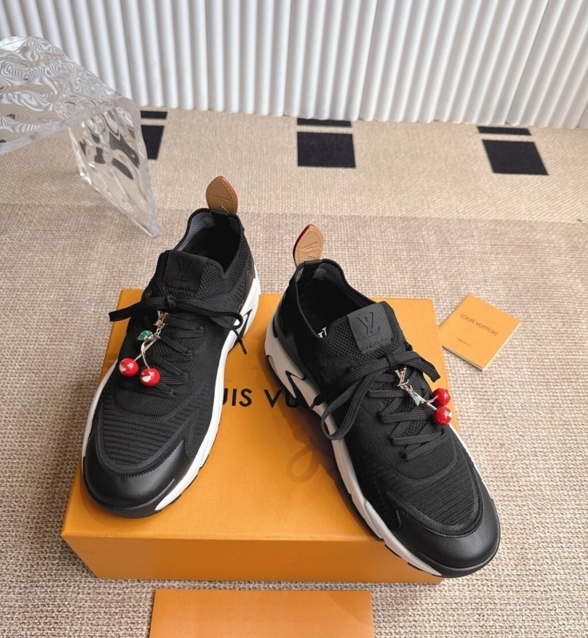 Louis Vuitton Runner Tatic Black/White - Afbeelding 4