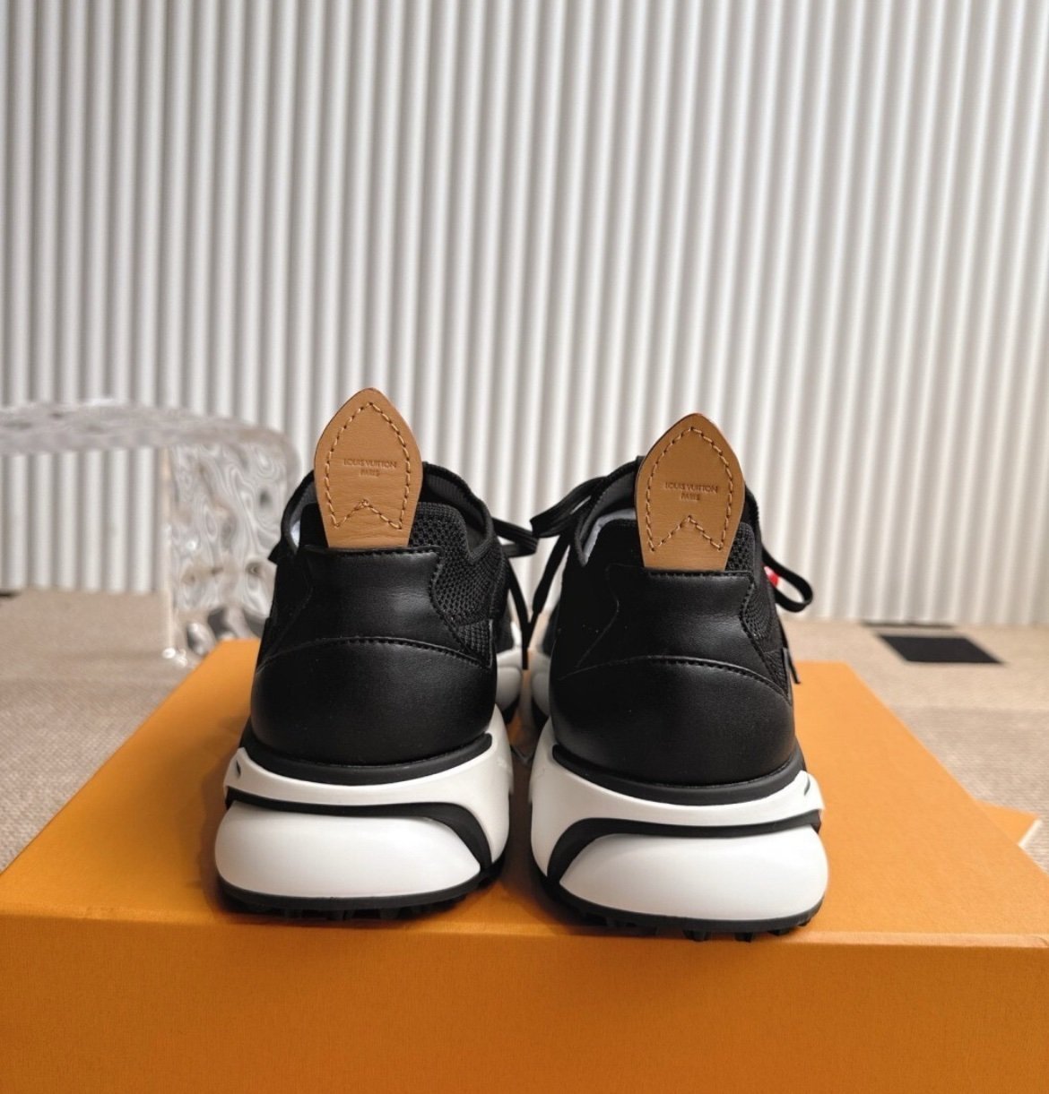 Louis Vuitton Runner Tatic Black/White - Afbeelding 6