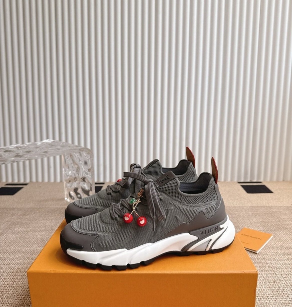 Louis Vuitton Runner Tatic Grey/White - Afbeelding 2