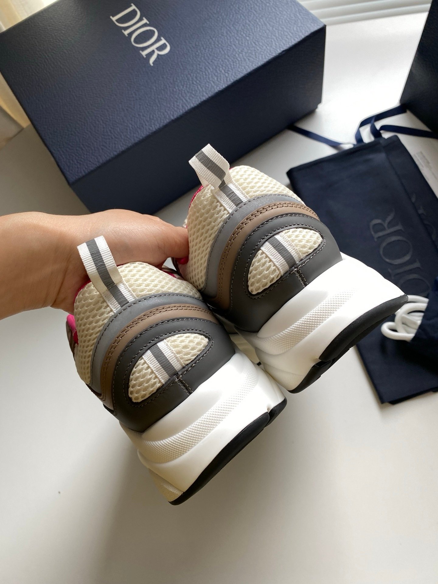 Dior B22 Beige Dark Grey - Afbeelding 5