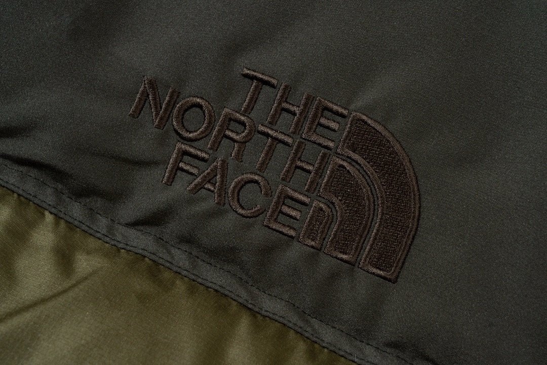 The North Face 1996 Retro Nuptse Jack Olive Green - Afbeelding 3