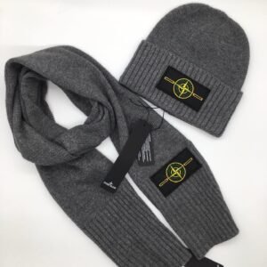 Alternative view of Stone Island Logo Patch Sjaal & Muts Set