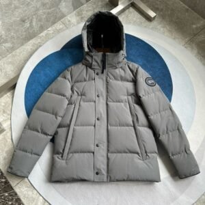 Alternative view of Canada Goose Wyndham Parka Graphite Black Label