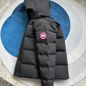 Alternative view of Canada Goose Wyndham Parka Black