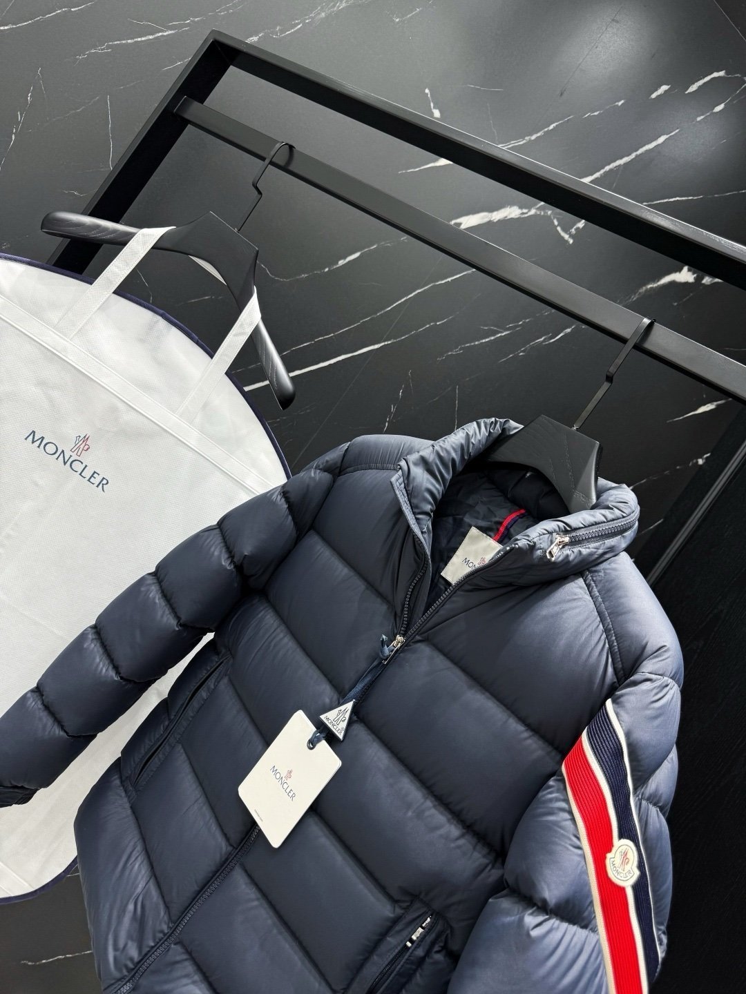 Moncler Navy Solayan Down Jacket - Afbeelding 6