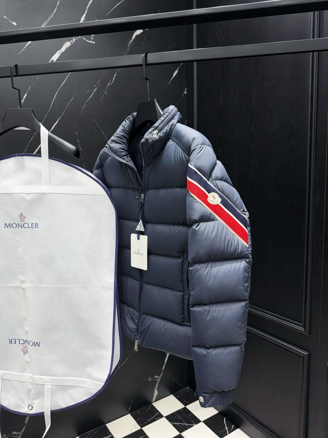 Moncler Navy Solayan Down Jacket - Afbeelding 7