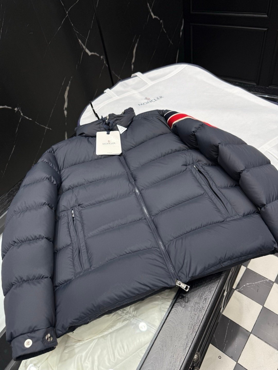 Moncler Navy Solayan Down Jacket - Afbeelding 10